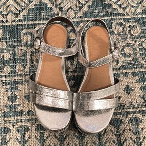 PLATFORM SANDALS METALLIC